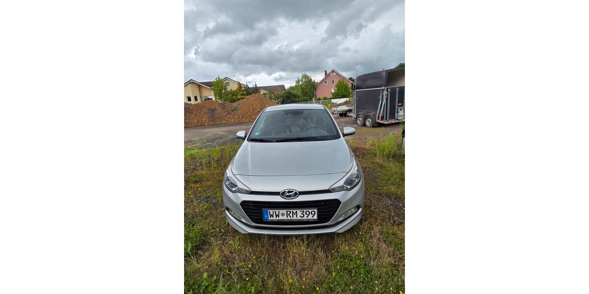 Hyundai i20 133.000 km 8.000 &euro; Diez 65582