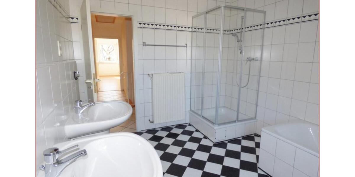 Reihenhaus Ense - 4 Zimmer, 140 m&sup2;, 1.200&euro; | Angebot:24745687