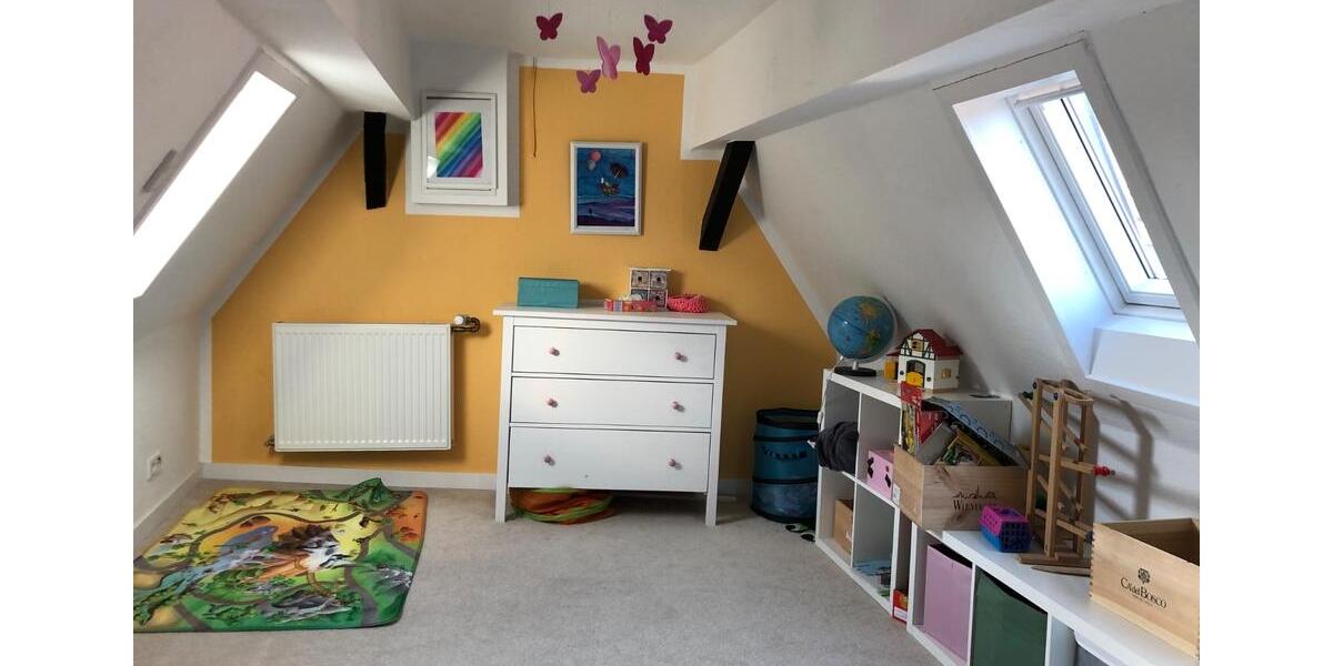 Einfamilienhaus Idstein - 7 Zimmer, 220 m&sup2;, 1.700&euro; | Angebot:25310411