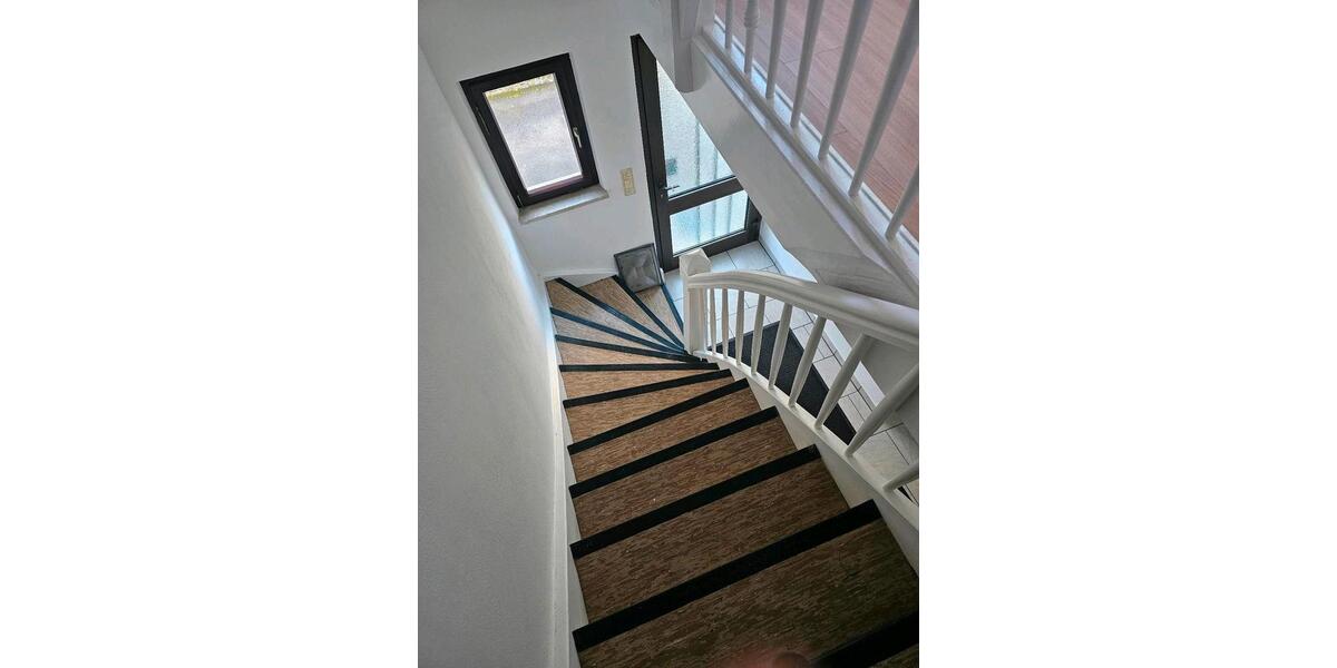 Etagenwohnung Ammerbuch - 5 Zimmer, 180 m&sup2;, 1.800&euro; | Angebot:26032202