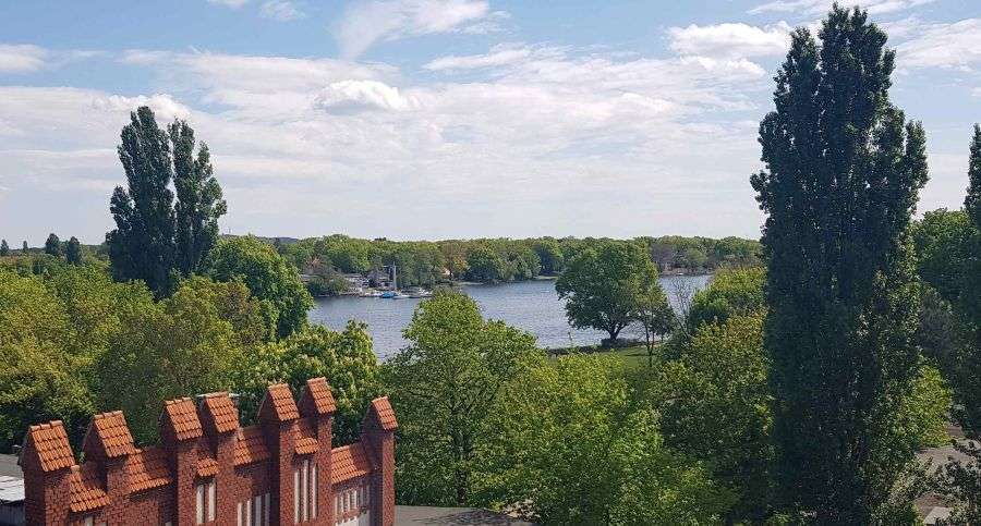 Wohnung zum Mieten in Berlin 1.990 € 90 m²