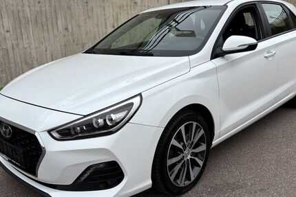 Hyundai i30 184.000 km 9.200 &euro; Essingen­­­ 73457