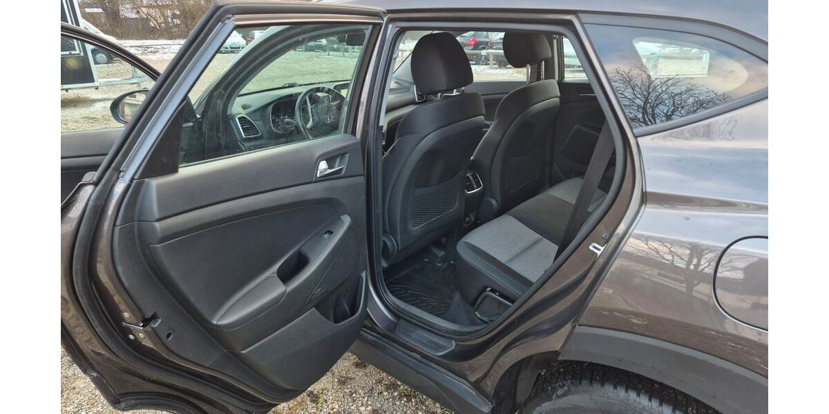 Hyundai TUCSON 79.999 km 17.900 &euro; Unterschleißheim 85716