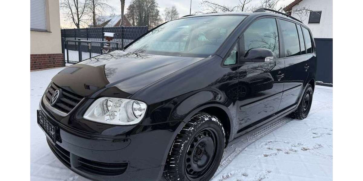 VW Touran 226.321 km 2.750 &euro; Versmold 33775