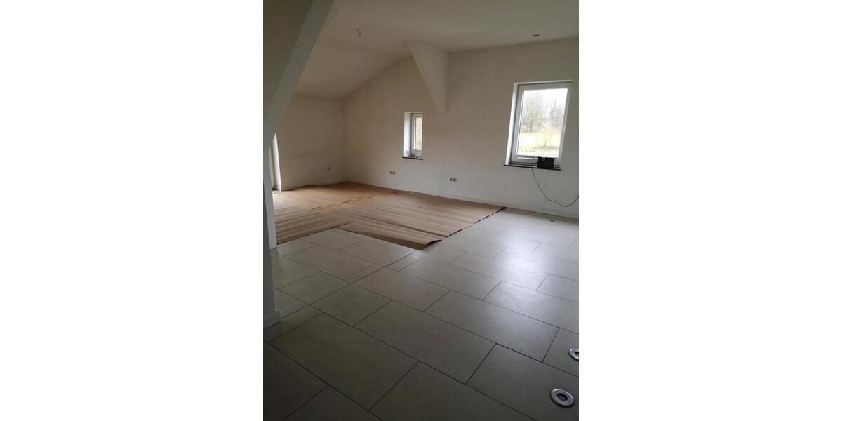 Etagenwohnung Albersdorf - 3 Zimmer, 150 m&sup2;, 1.000&euro; | Angebot:25102333