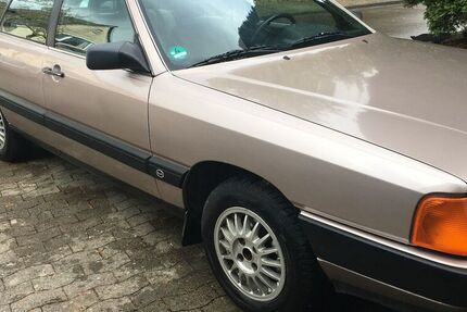 Audi 100