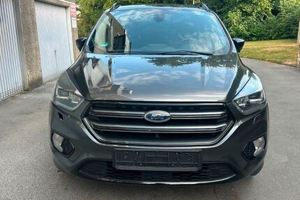 Ford Kuga 82.000 km 9.800 &euro; Bochum 44866