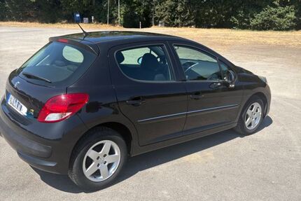 Peugeot 207 106.000 km 3.300 &euro; Dormagen 41542