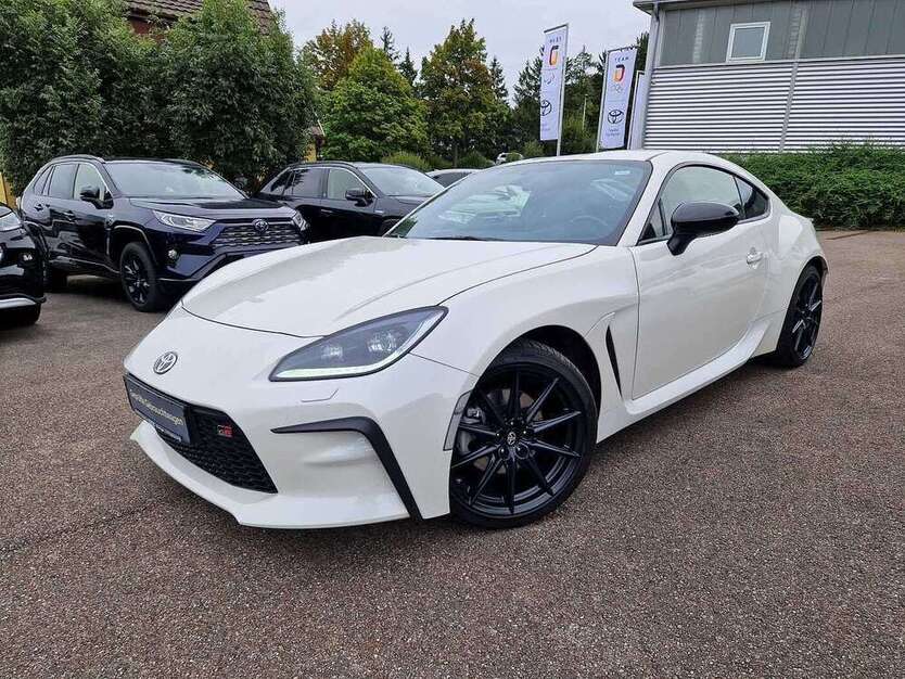 GR86
