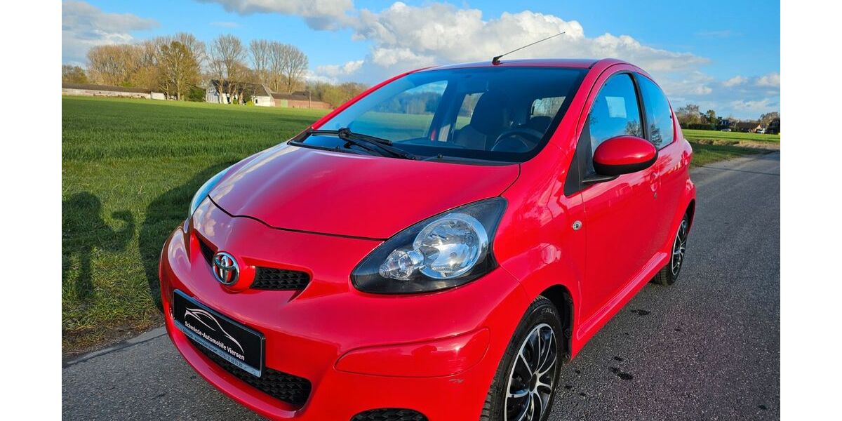 Toyota Aygo (X) 172.000 km 2.990 &euro; Viersen 41749