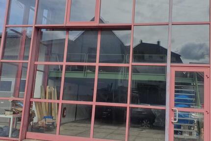 Halle Lagerhalle Werkhalle direkt in Donaueschingen zimmer