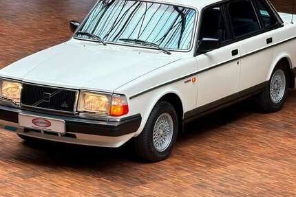 Volvo 240 53.389 km 19.900 &euro; Berlin 10553