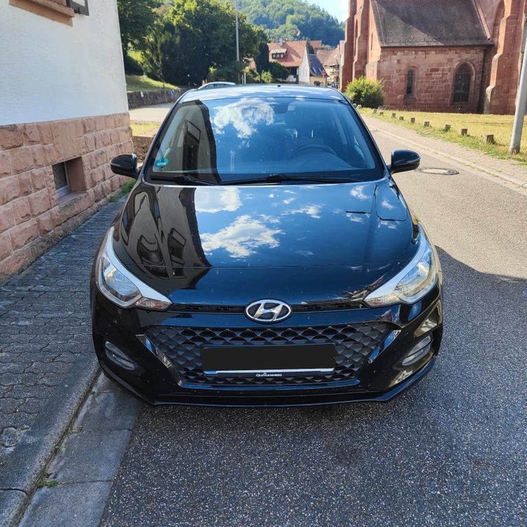 i20