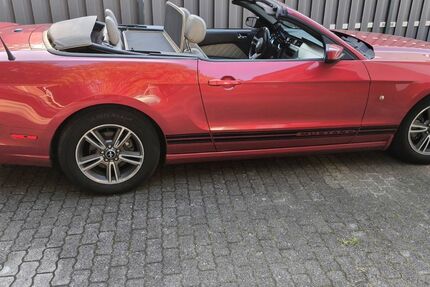 Ford Mustang 189.000 km 12.100 € Ahrensburg 22926