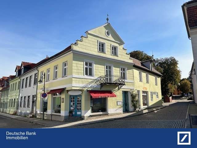 Einfamilienhaus Stavenhagen - 8 Zimmer, 170 m&sup2;, 389.000&euro; | Angebot:25448770