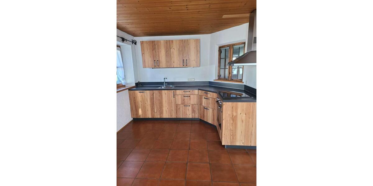 3-Zimmerwohnung im 1.OG mit 2 Balkonen EBK und Kachelofen 3 zimmer