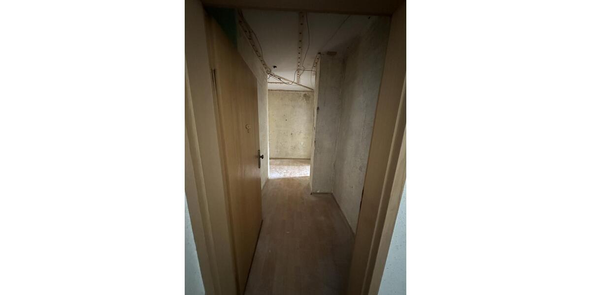 Hochparterre Hohenmölsen - 3 Zimmer, 67 m&sup2;, 55.000&euro; | Angebot:25253817