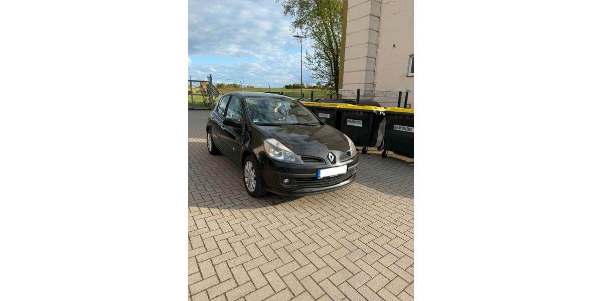 Renault Clio 190.000 km 2.500 &euro; Büdingen 63654