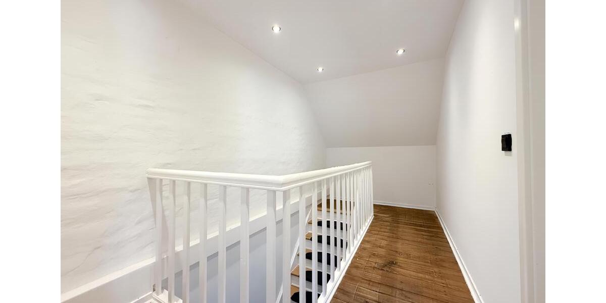 GROßZÜGIGE MASIONETTEWOHNUNG MIT 139M² IM ZENTRUM ZU MIETEN! 3.5 zimmer