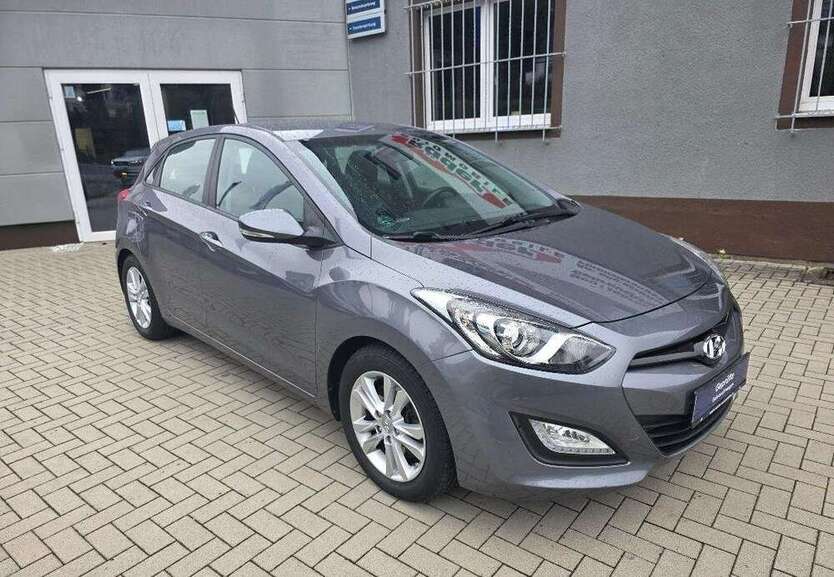 i30