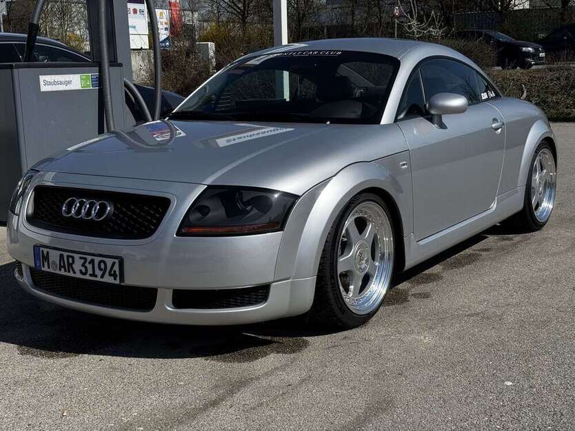 TT