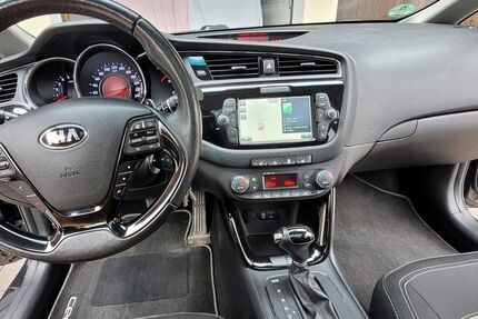 Kia ceed / Ceed 180.300 km 8.400 &euro; Emmering 83550