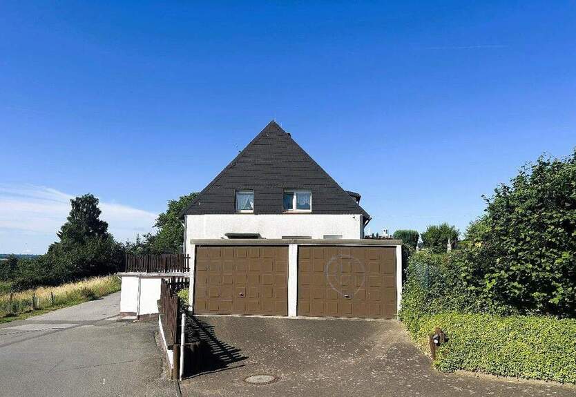 RUHE, NATUR UND WEITBLICK FAMILIENHAUS MIT GARAGE, TERRASSEN UND WEITERE LAND- UND GRÜNFLÄCHE 5 zimmer