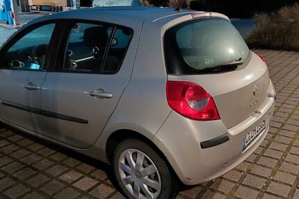 Renault Clio 190.000 km 1.350 &euro; Markranstädt 04420
