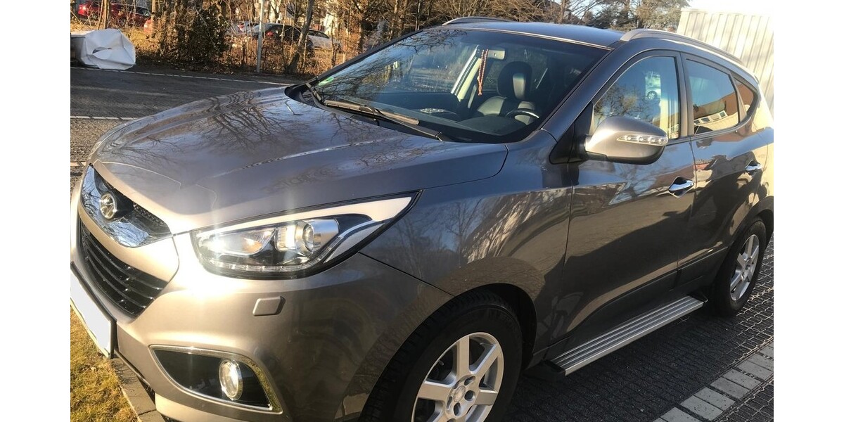 Hyundai IX35 128.000 km 11.900 € Stuttgart 70173