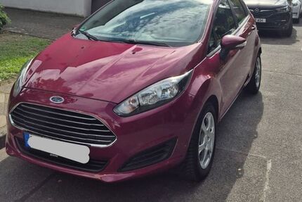 Ford Fiesta 121.898 km 4.900 &euro; Düsseldorf 40470