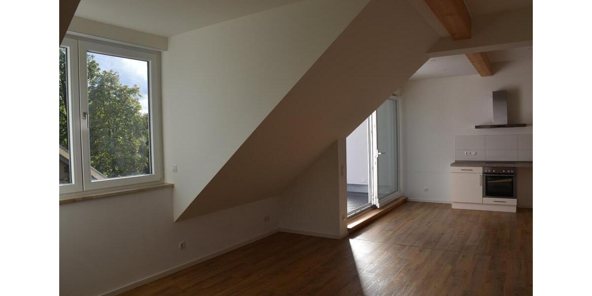 Traumhafte 3,5 Zimmer-Dachgeschoss-Wohnung mit Südbalkon und EBK in neu gebauter Wohnanlage 3 zimmer