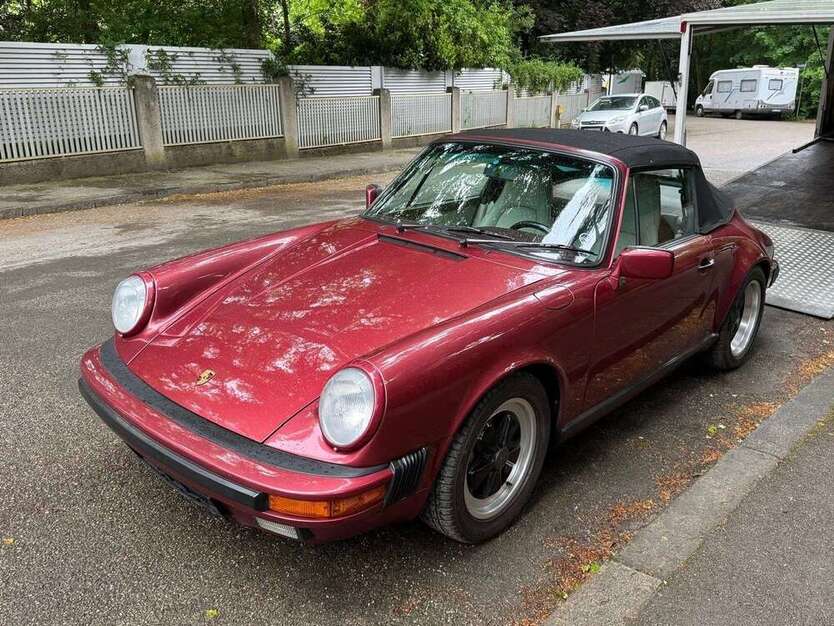 911