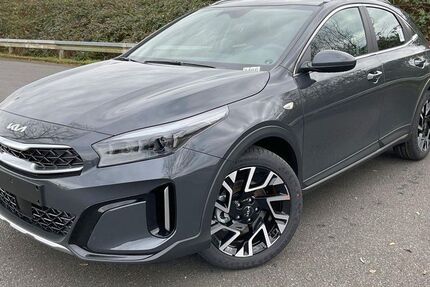 Kia XCeed 7.990 km 23.669 € Aschaffenburg 63741