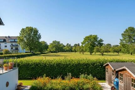 Charmante, helle 2,5-Zimmer-DG wohnung in ruhiger Wohngegend 2 zimmer