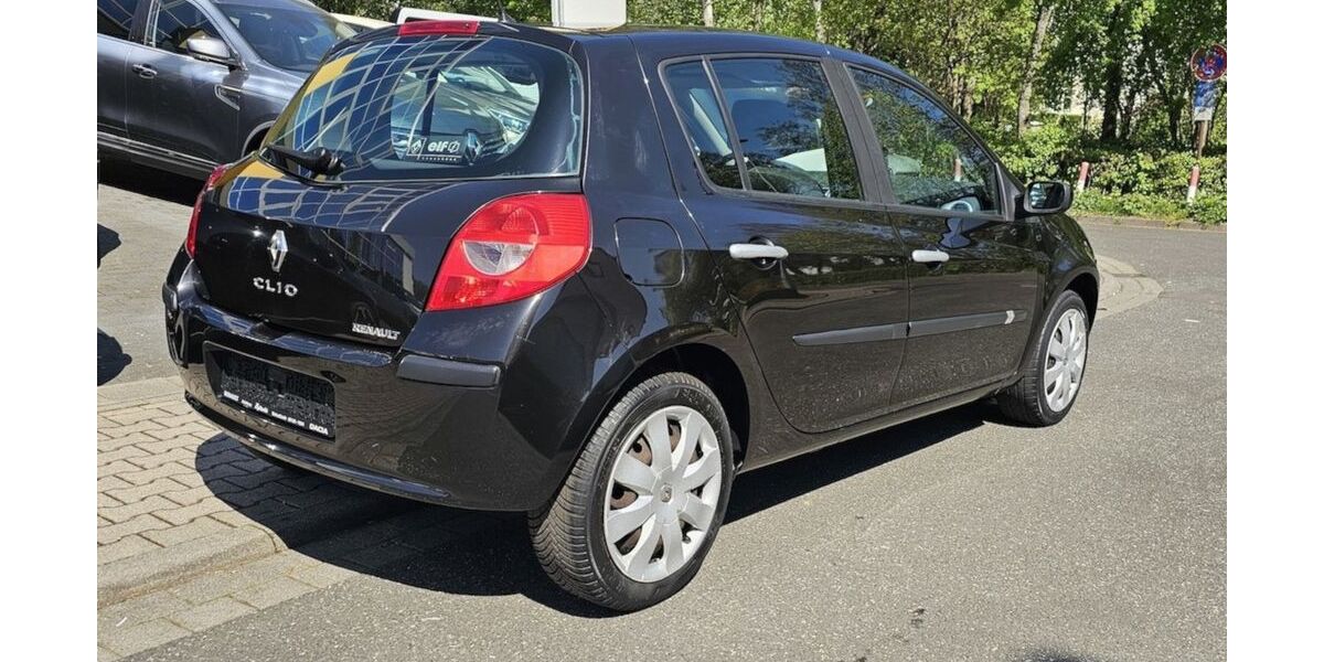 Renault Clio 149.265 km 4.445 &euro; Schwalbach/Taunus 65824