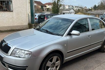 Skoda Superb 235.000 km 800 &euro; Merzig 66663