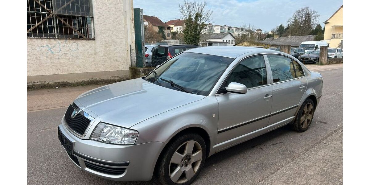 Skoda Superb 235.000 km 800 &euro; Merzig 66663