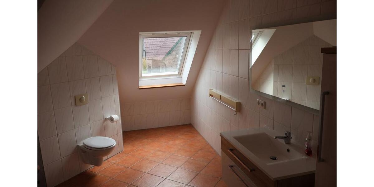 Dachgeschoßwohnung Elsfleth - 2.5 Zimmer, 75 m&sup2;, 630&euro; | Angebot:26412426
