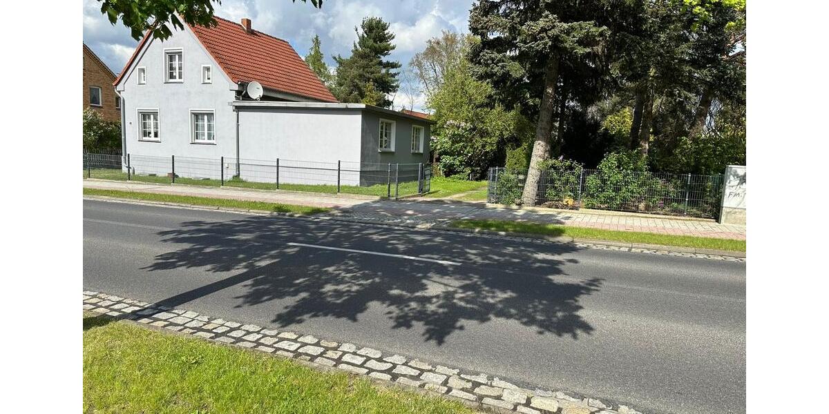 Nettes EF Haus mit Nebengelass und Garagen in Döbern 4 zimmer