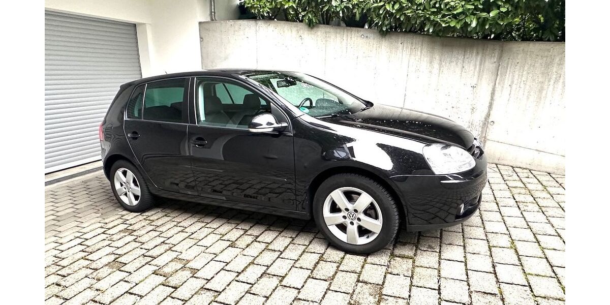 VW Golf 122.500 km 4.890 &euro; Wiesbaden 65193