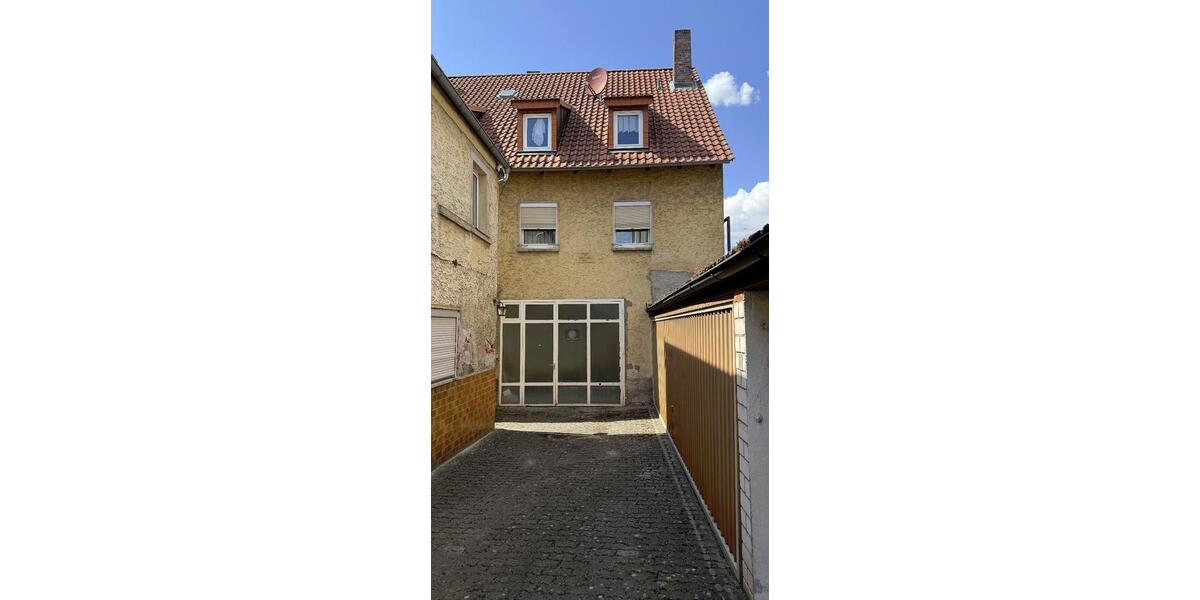 Mehrfamilienhaus, Wohnhaus Sennfeld - 13 Zimmer, 394 m&sup2;, 199.000&euro; | Angebot:27055025