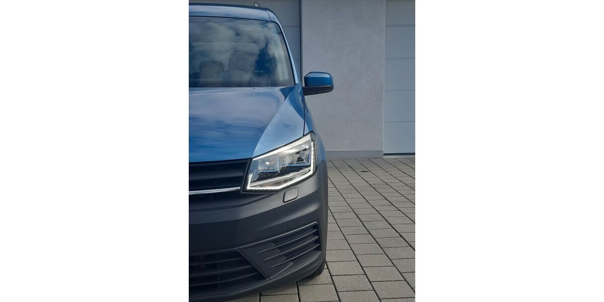 VW Caddy 92.682 km 17.999 &euro; Aschheim 85609