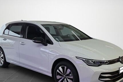 VW Golf 5.000 km 33.990 &euro; Nördlingen 86720