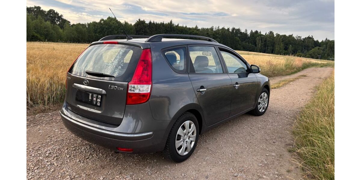 Hyundai i30 101.000 km 2.450 &euro; Hirschfeld 08144