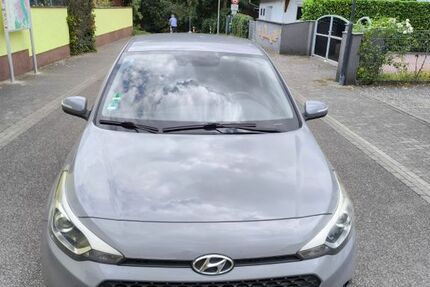 Hyundai i20 99.000 km 8.200 &euro; Lingenfeld 67360