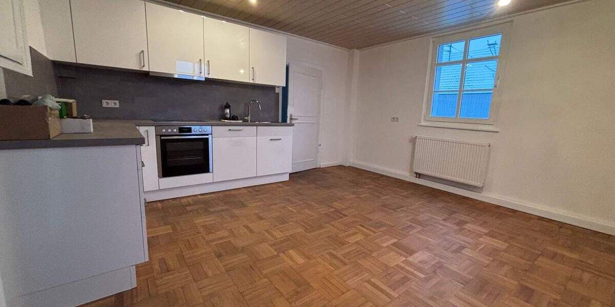 Liebevoll modernisiertes Einfamilienhaus in idyllischer Lage von Reichshof zu vermieten! 6 zimmer