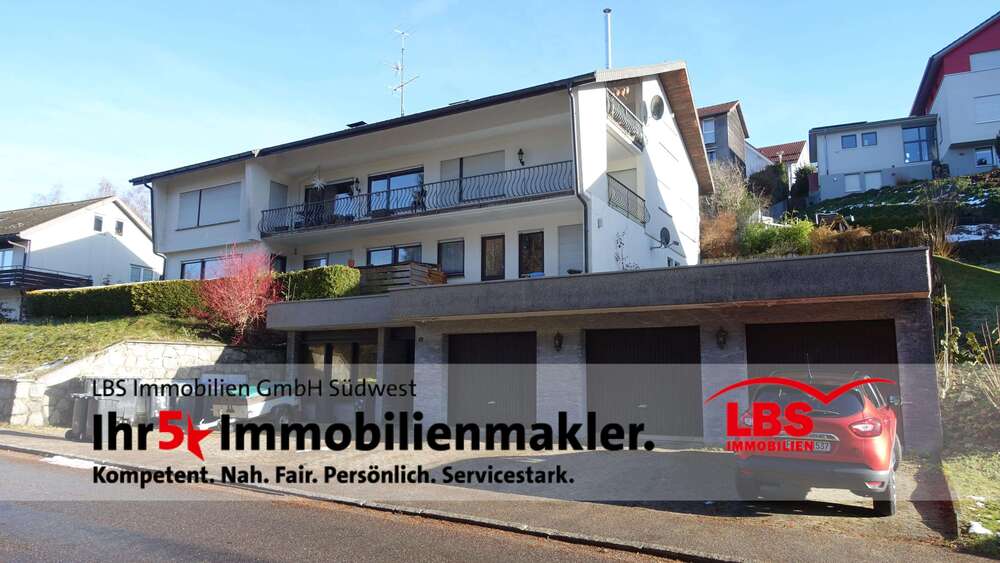 Einfamilienhaus Titisee-Neustadt Neustadt - 14 Zimmer, 385 m&sup2;, 550.000&euro; | Angebot:26194043