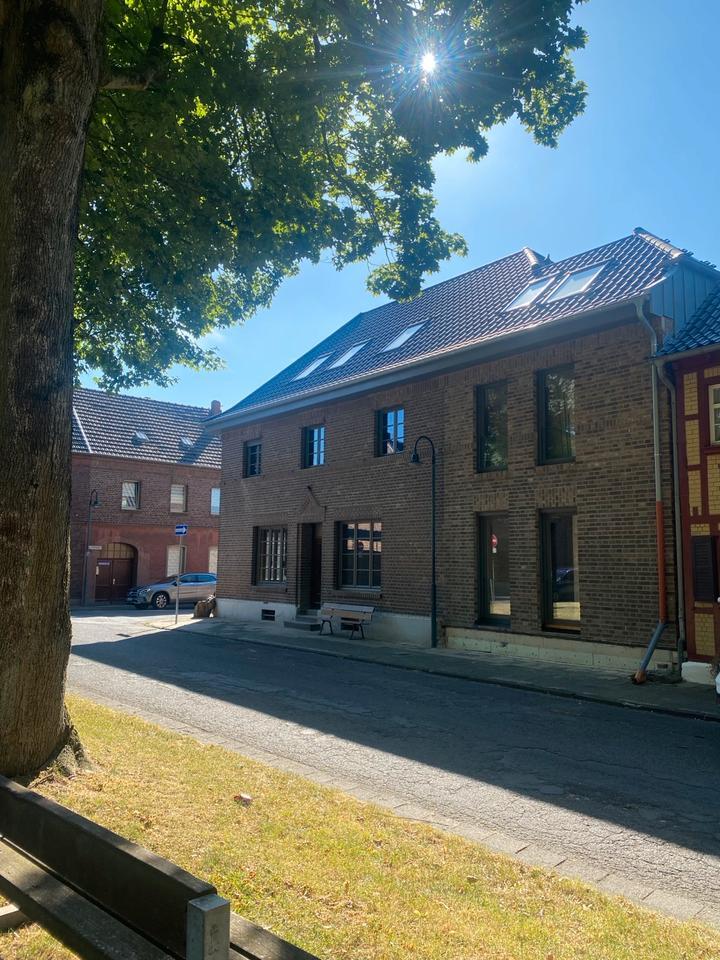 Helle 2-Zimmer Wohnung in Bergheim Rheidt am Dorfplatz zimmer