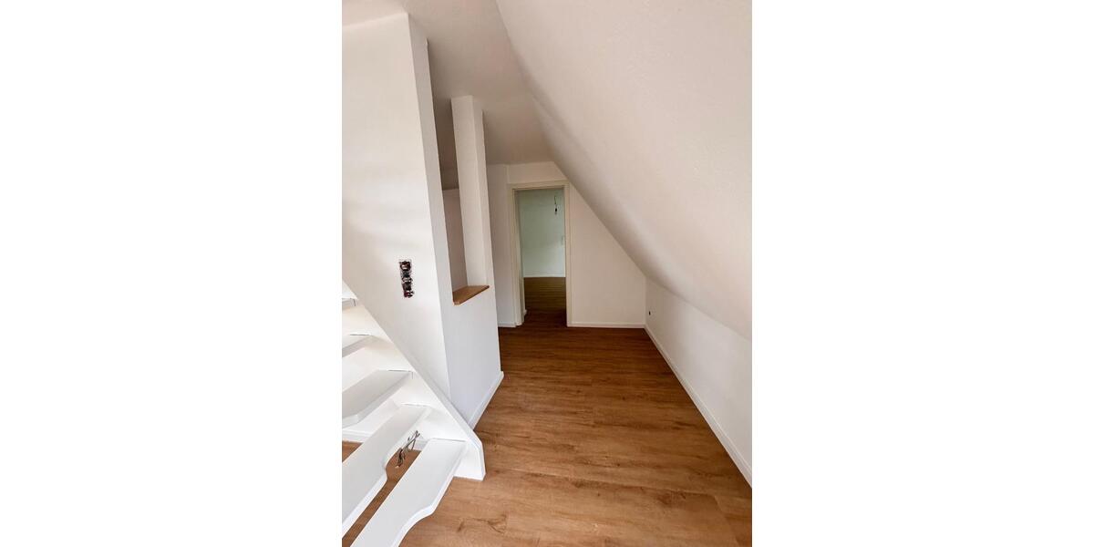 Dachgeschoßwohnung Osnabrück Eversburg - 2.5 Zimmer, 74 m&sup2;, 1.070&euro; | Angebot:26412727