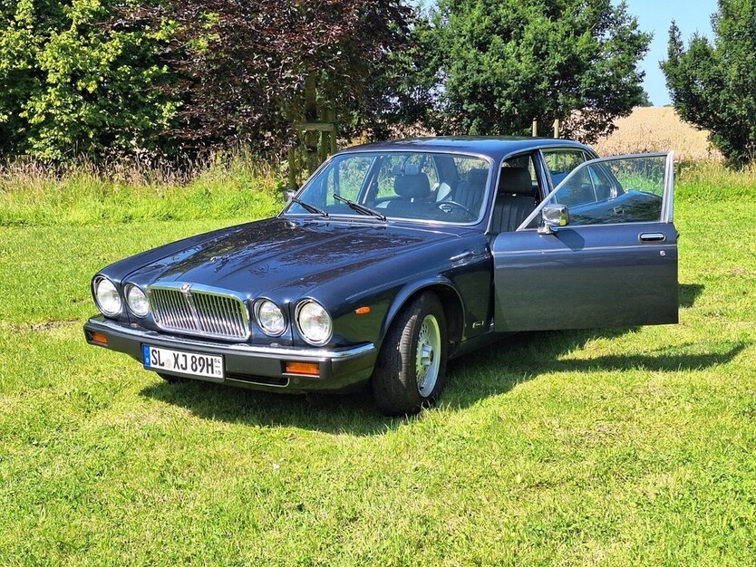 XJ12
